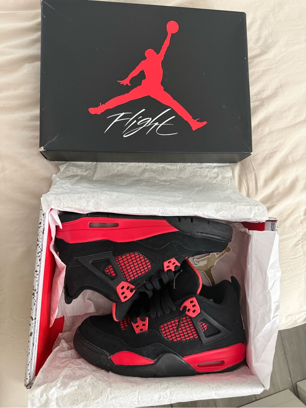 Red thunder Jordan 4 GS - Picture 3 of 4